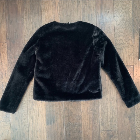 Faux Fur Cropped Jacket 🖤 - Picture 5 of 8
